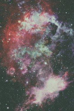 Renkli nebula ve evrendeki açık yıldız kümesi.