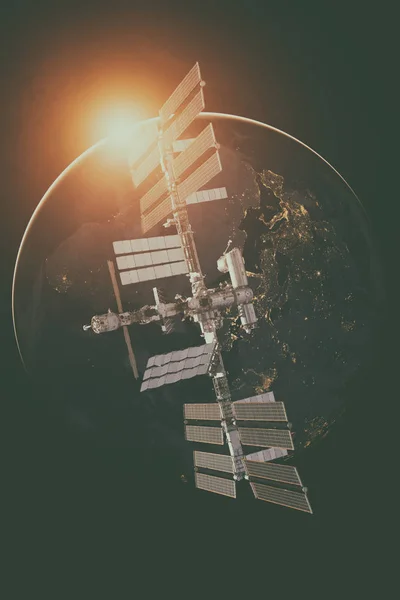 Estación Espacial Internacional sobre el planeta Tierra. —  Fotos de Stock