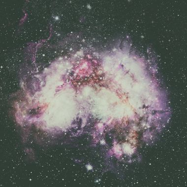 Uzayda nebula.