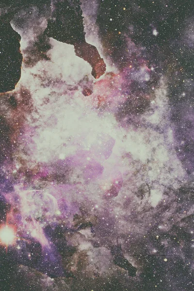 Güzel nebula ve galaksi. Bu görüntünün elementleri NASA tarafından desteklenmektedir