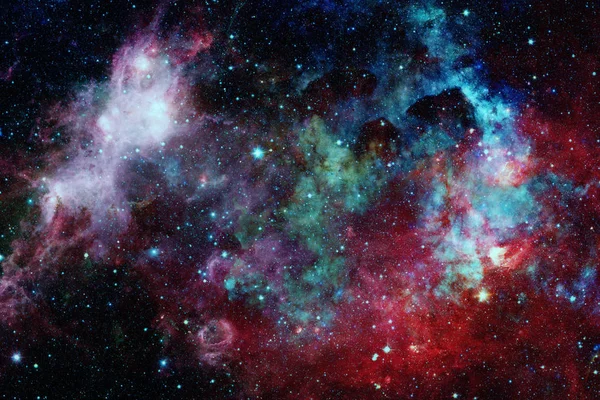 Кольорова туманність і відкрите скупчення зірок у Всесвіті . — стокове фото