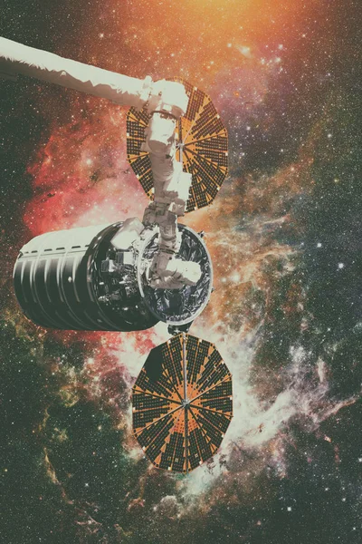 Lastrymdfarkoster - det automatiserade överföringsfordonet över nebulosan. — Stockfoto