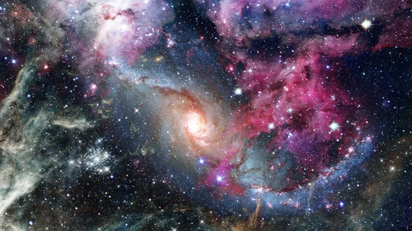 Туманность и галактики в глубоком космосе. Элементы этого изображения предоставлены НАСА. — стоковое фото
