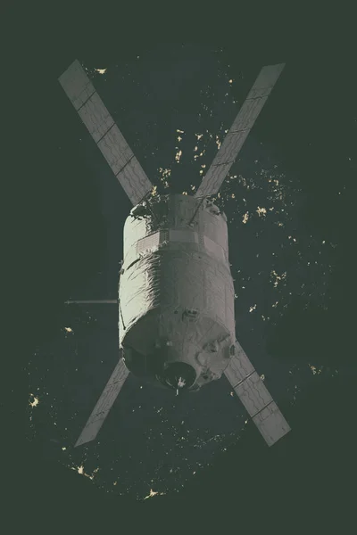 Грузовой космический корабль - Автоматический трансфер над самолетом — стоковое фото
