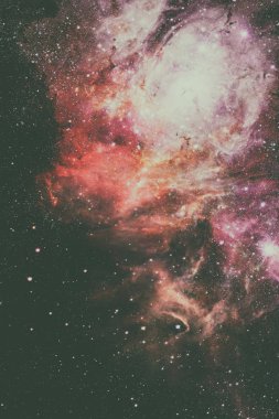 Evren yıldız, nebula ve galaksiyle dolu..