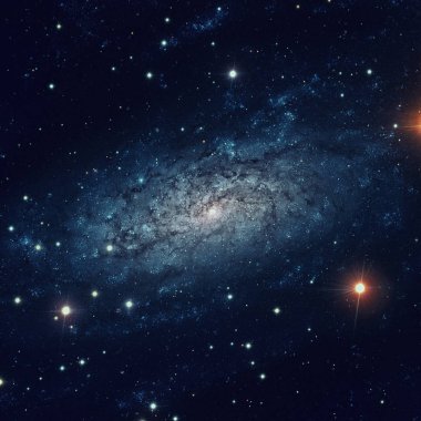 Suyılanı takımyıldızı yönünde bulunan bir alan sarmal gökada NGC 3621 olduğunu.