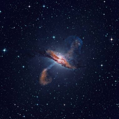 Ngc5128 Erboğa takımyıldızı yönünde bulunan bir merceksi gökada