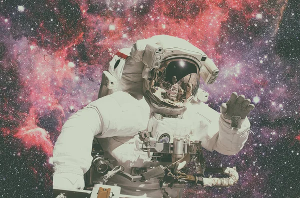 Astronaute dans l'espace. Éléments de cette image fournis par la NASA. — Photo