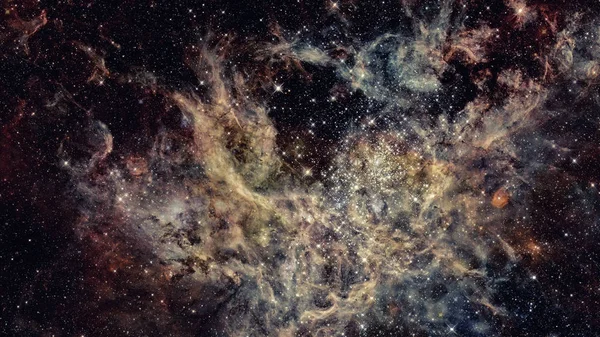 遥远的宇宙中美丽的星云。美国航天局提供的这一图像的要素. — 图库照片