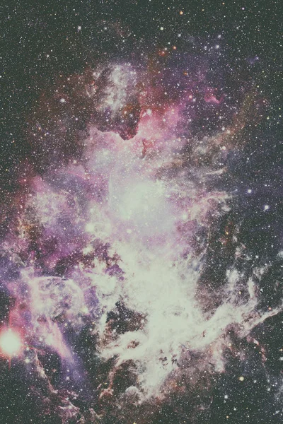 Galaksi ve nebula. Bu görüntünün elementleri NASA tarafından desteklenmektedir