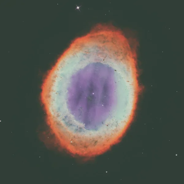 Ringnebel ist ein planetarischer Nebel im Sternbild Leier. — Stockfoto