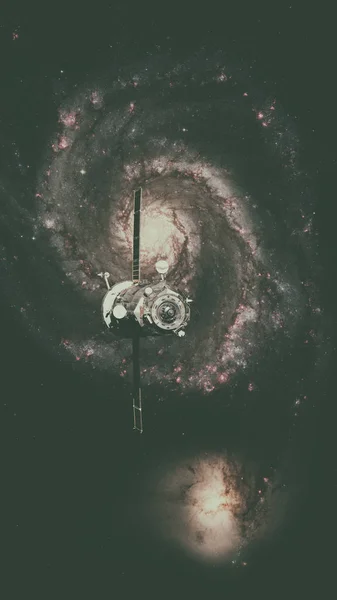 Εξέλιξη διαστημικού σκάφους σε τροχιά γύρω από το γαλαξία. — Φωτογραφία Αρχείου