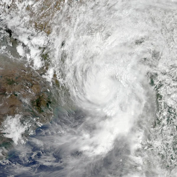 Tormenta tropical. Elementos de esta imagen son proporcionados por la NASA — Foto de Stock
