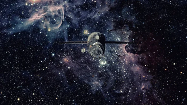 Πρόοδος διαστημοπλοίου σε τροχιά γύρω από το χώρο. — Φωτογραφία Αρχείου