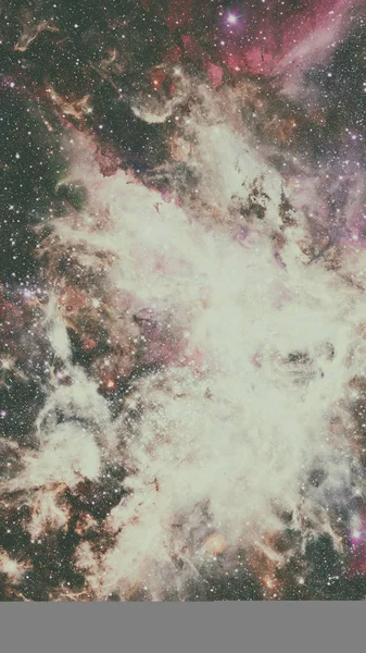 遥远的宇宙中美丽的星云。美国航天局提供的这一图像的要素. — 图库照片