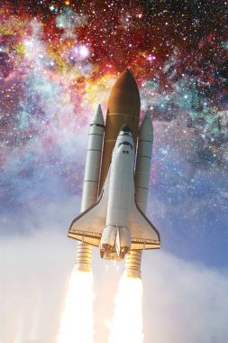 Uzay mekiği göreve çıkıyor. Bu görüntünün elementleri NASA tarafından desteklenmektedir
