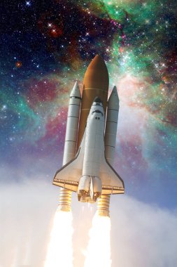 Uzay mekiği göreve çıkıyor. Bu görüntünün elementleri NASA tarafından desteklenmektedir