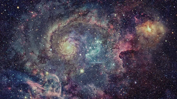 Nebulosa y estrellas en el espacio profundo. Elementos de esta imagen proporcionados por la NASA — Foto de Stock