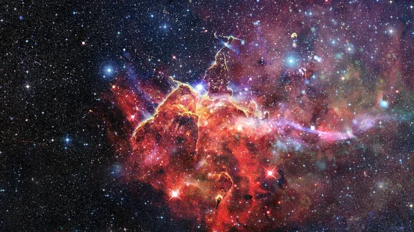 Το Μυστικό Βουνό στο Νεφέλωμα Καρίνα. Στοιχεία αυτής της εικόνας που παρέχονται από τη NASA. — Φωτογραφία Αρχείου