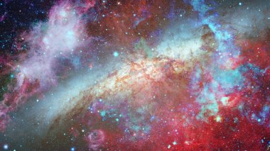 Renkli nebula ve evrendeki açık yıldız kümesi.