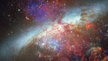 Renkli uzay nebulası. Bu görüntünün elementleri NASA tarafından desteklenmektedir.