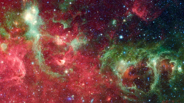 一颗灿烂、富饶的恒星，形成星云。美国航天局提供的这一图像的要素 — 图库照片