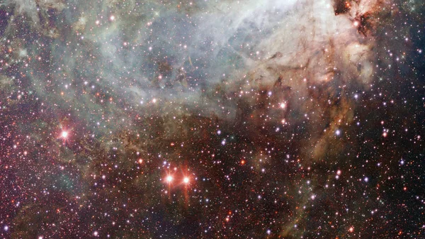 허 블은 은하와 성운을 바라봅니다. NASA 가 제공 한 이형상의 요소들 — 스톡 사진