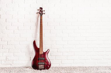Gül ağacı bas elektro gitar