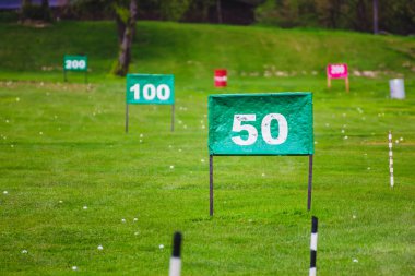 driving range, yard işaretler