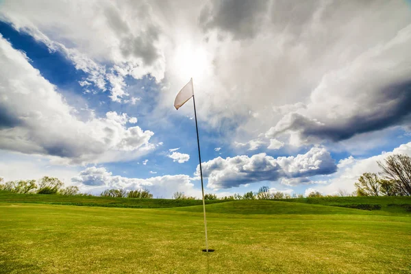 Bandera de golf ondeando Fotos de stock