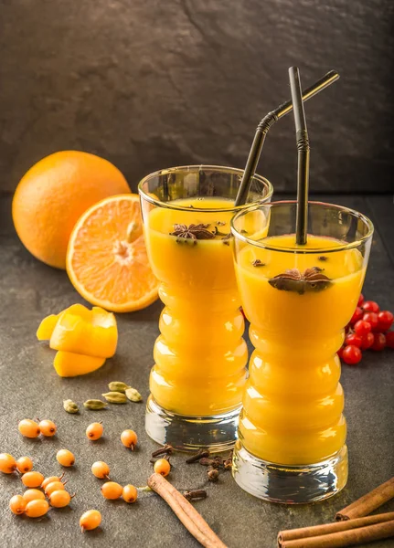 Апельсиновий обліпиховий сік — стокове фото
