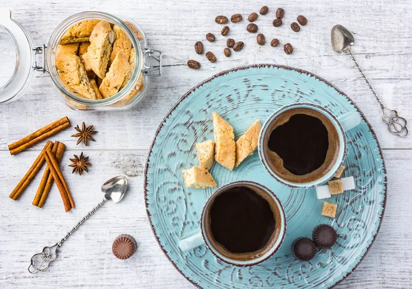  Bademli kurabiye ve kahve