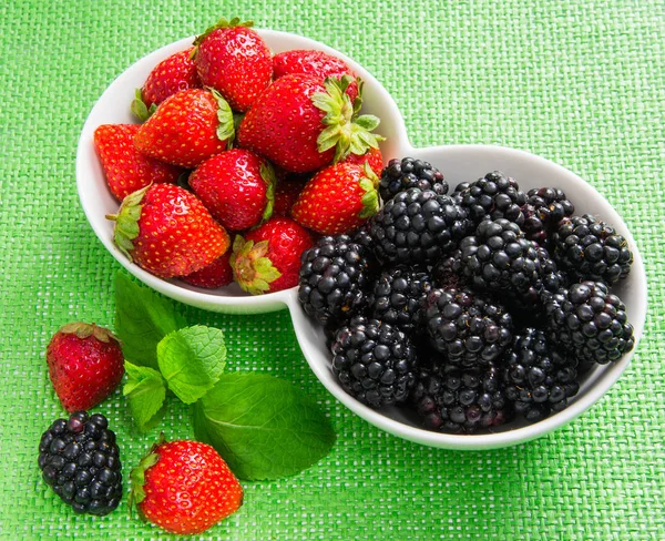 Berry on a green cloth — Stock Photo, Image