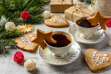 Noel şenlikli kart köknar dalları ve şenlikli dekor 