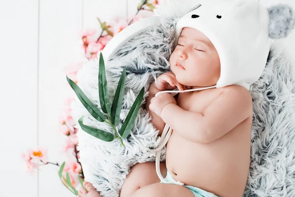 A small miracle in a soft crib — Stock Photo, Image