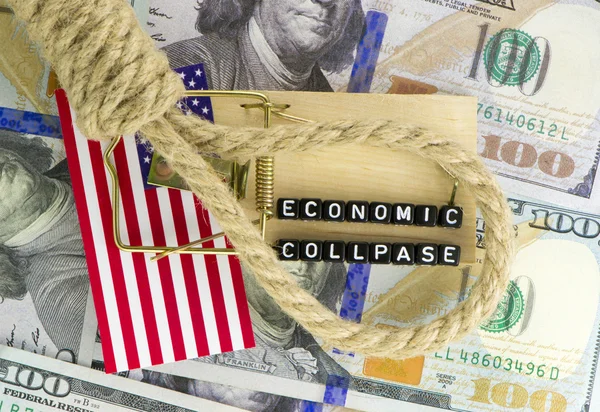Amerikanska dollar i en råttfälla — Stockfoto