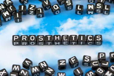 Gökyüzü arka plan üzerinde kelime protez