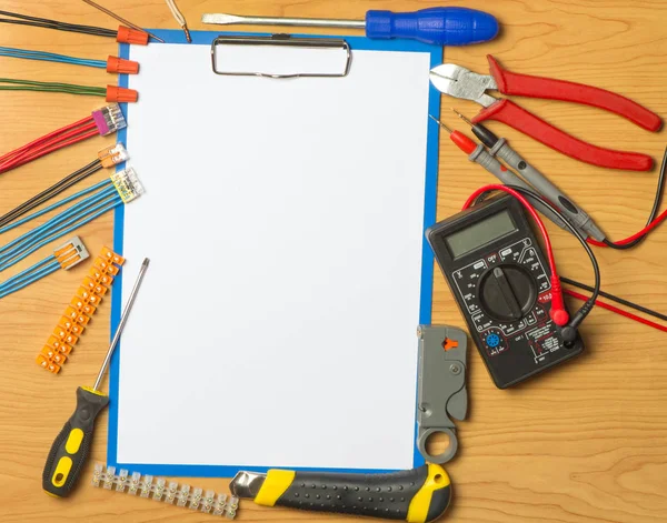 Vacío en blanco para electricista de publicidad — Foto de Stock