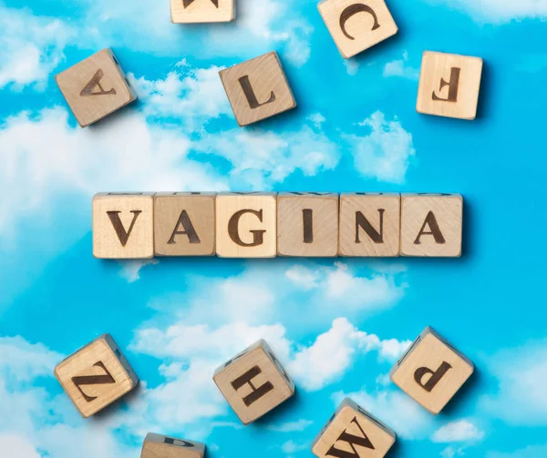 A palavra Vagina no fundo do céu — Fotografia de Stock