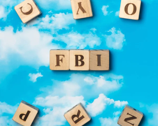 La palabra FBI en el fondo del cielo —  Fotos de Stock
