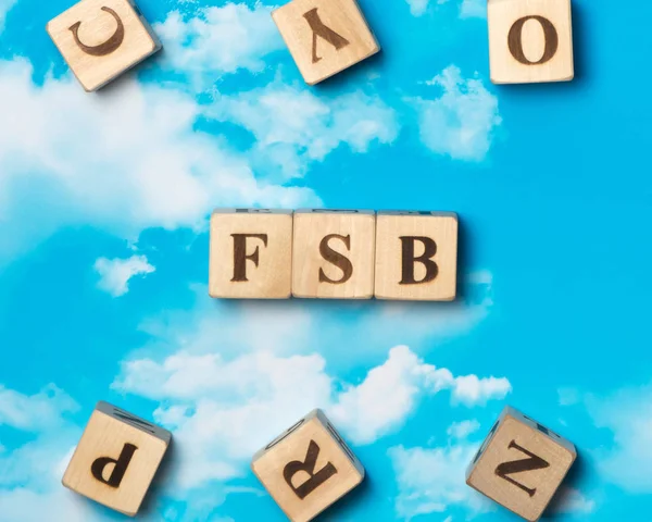 A palavra Fsb no fundo do céu — Fotografia de Stock