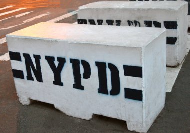 Polis bloklar beton çit