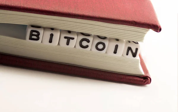 Belgili tanımlık defter sayfaları arasında kelime bitcoin