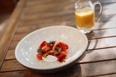 Kabak çorbası ve langoustine eti.