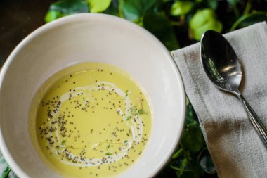 Vejetaryen kremalı çorba.