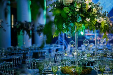 Kapalı alan düğün resepsiyonu dekoratörü