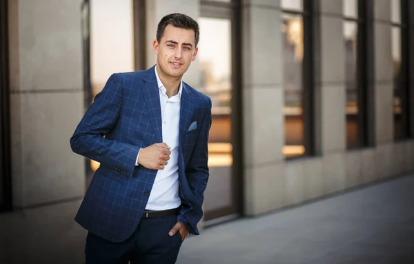 Young Man Wearing Suit Posing — Stock Photo, Image