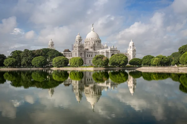 Tarihi Victoria Memorial mimari yapı ve Kolkata Anıtı