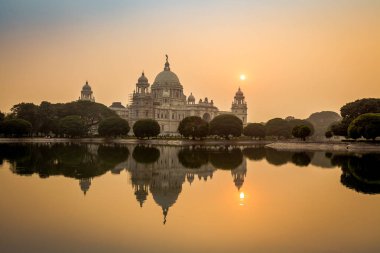 Victoria Memorial mimari anıt ve müze, Kalküta, Hindistan güneş doğarken.