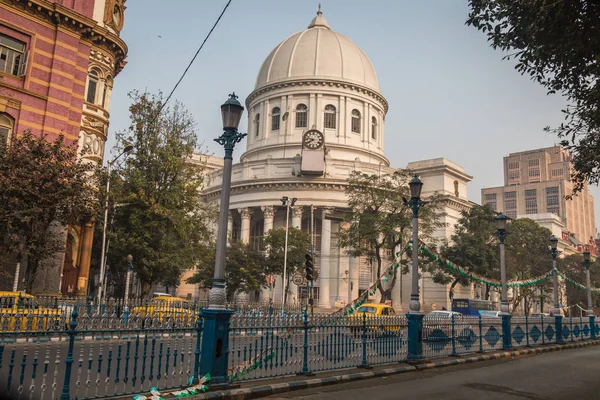 Erfgoed architectonisch gebouw van het hoofdpostkantoor of groepsbeleidsobject op B.B.D. tas in Kolkata. — Stockfoto